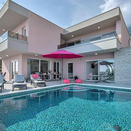 Villa Astra *