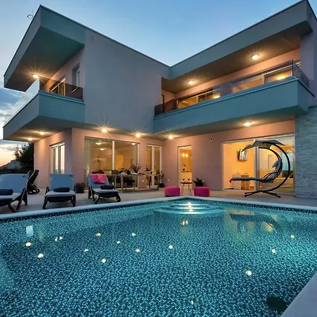 Astra 빌라 마카르스카